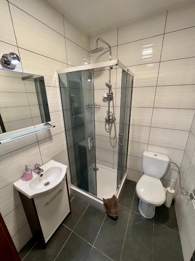 Apartamenty Ostrowiec - Pokoje Goscinne Centrum Ostrowiec Świętokrzyski Eksteriør billede
