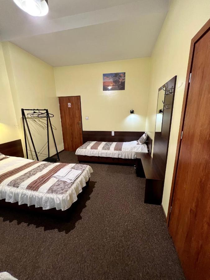 Apartamenty Ostrowiec - Pokoje Goscinne Centrum Ostrowiec Świętokrzyski Eksteriør billede