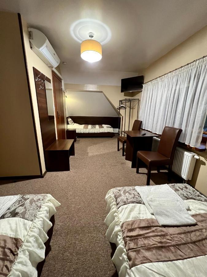 Apartamenty Ostrowiec - Pokoje Goscinne Centrum Ostrowiec Świętokrzyski Eksteriør billede