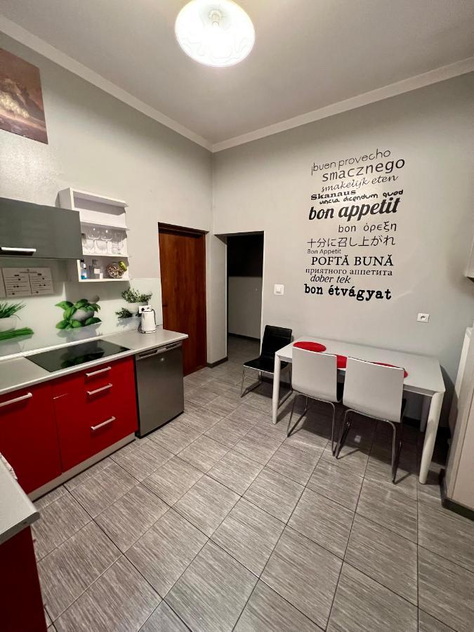 Apartamenty Ostrowiec - Pokoje Goscinne Centrum Ostrowiec Świętokrzyski Eksteriør billede