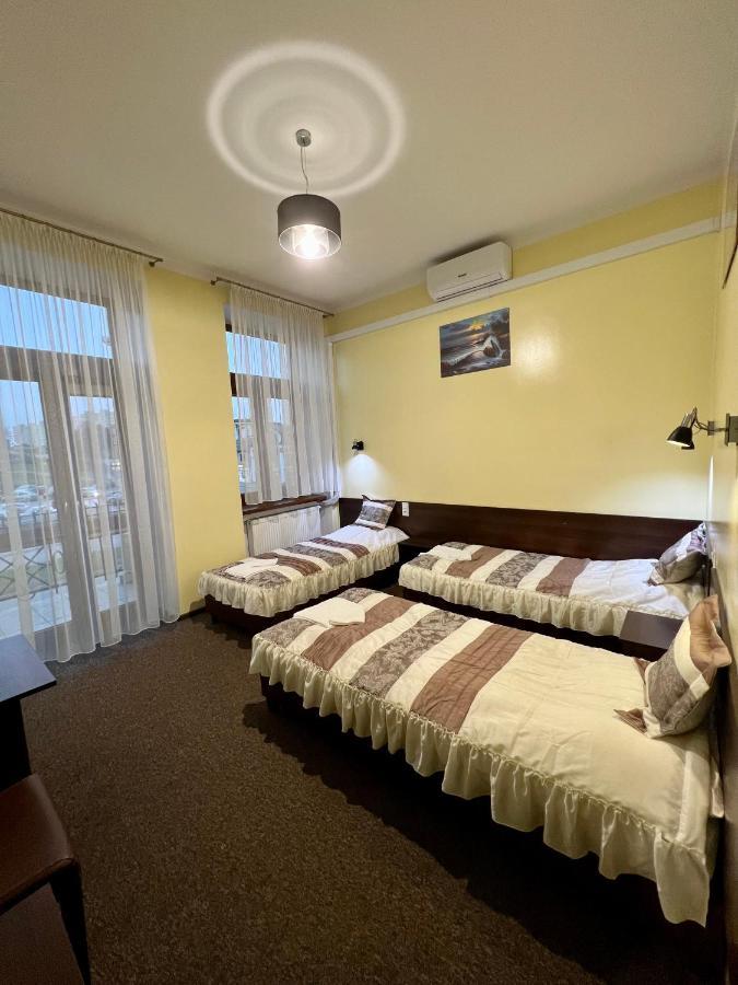 Apartamenty Ostrowiec - Pokoje Goscinne Centrum Ostrowiec Świętokrzyski Eksteriør billede