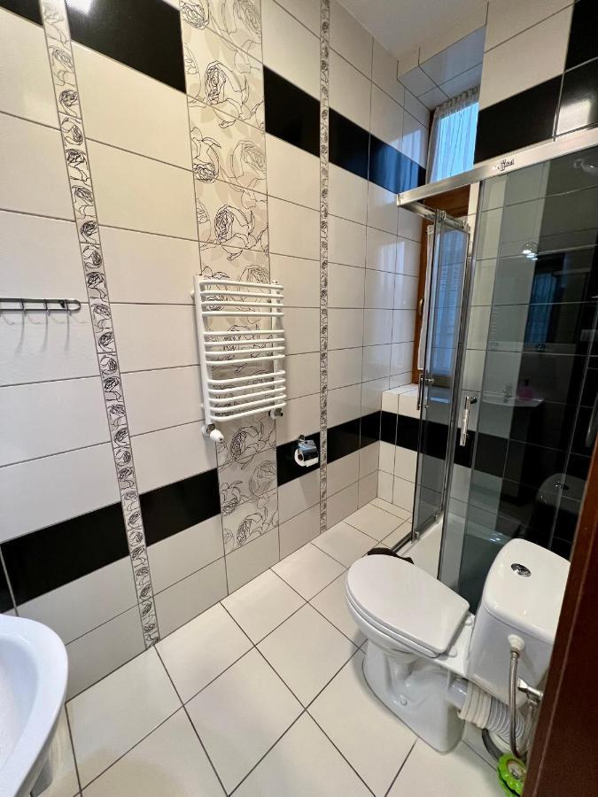 Apartamenty Ostrowiec - Pokoje Goscinne Centrum Ostrowiec Świętokrzyski Eksteriør billede
