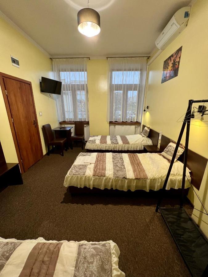 Apartamenty Ostrowiec - Pokoje Goscinne Centrum Ostrowiec Świętokrzyski Eksteriør billede