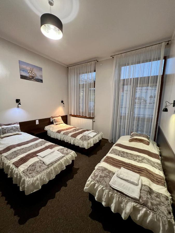Apartamenty Ostrowiec - Pokoje Goscinne Centrum Ostrowiec Świętokrzyski Eksteriør billede