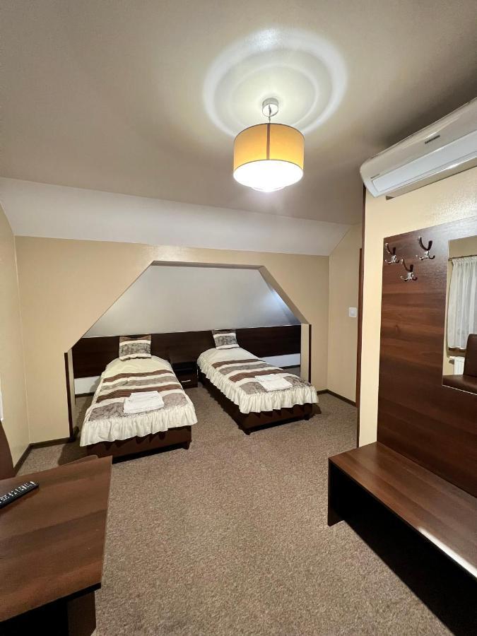 Apartamenty Ostrowiec - Pokoje Goscinne Centrum Ostrowiec Świętokrzyski Eksteriør billede